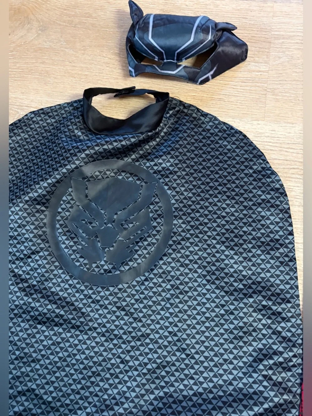 Disney Store Marvel Capes - Picture 2 of 4